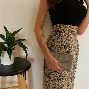 NINE WEST Small Beige Wristlet